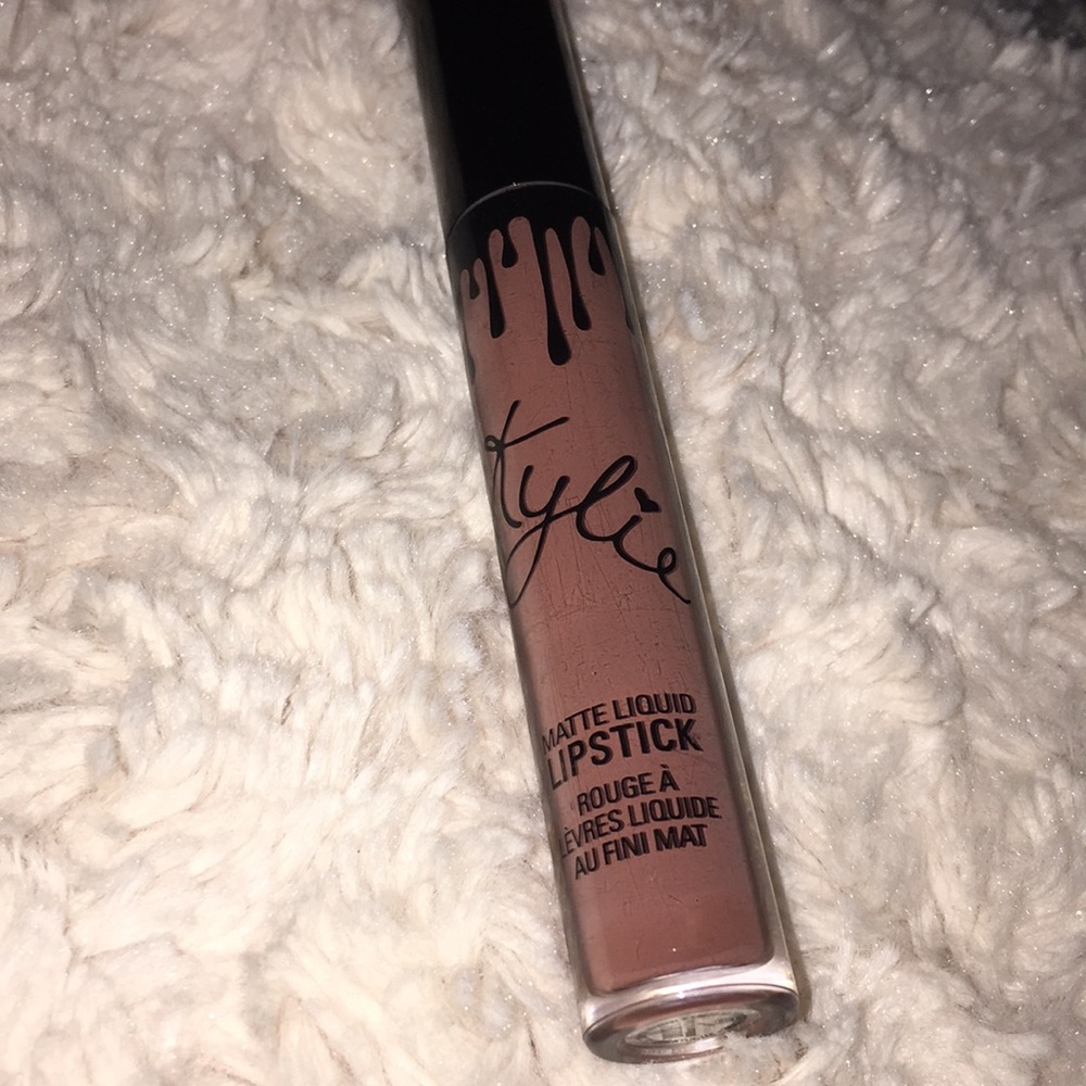 Kylie Jenner Matte Liquid Lipstick DOLCE K